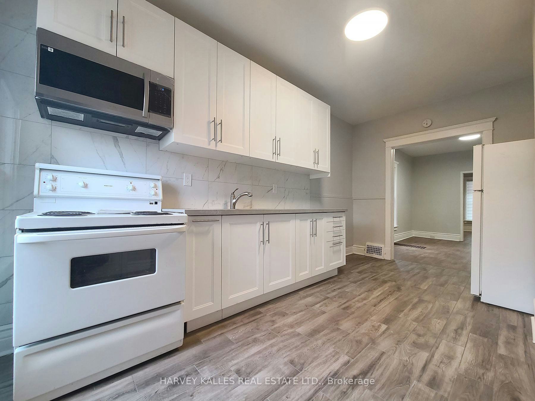 Main-1450 Dundas Street E, Toronto, ON, M4M 1S8 - 7