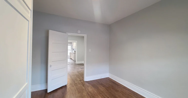 Main-1450 Dundas Street E, Toronto, ON, M4M 1S8 - 12