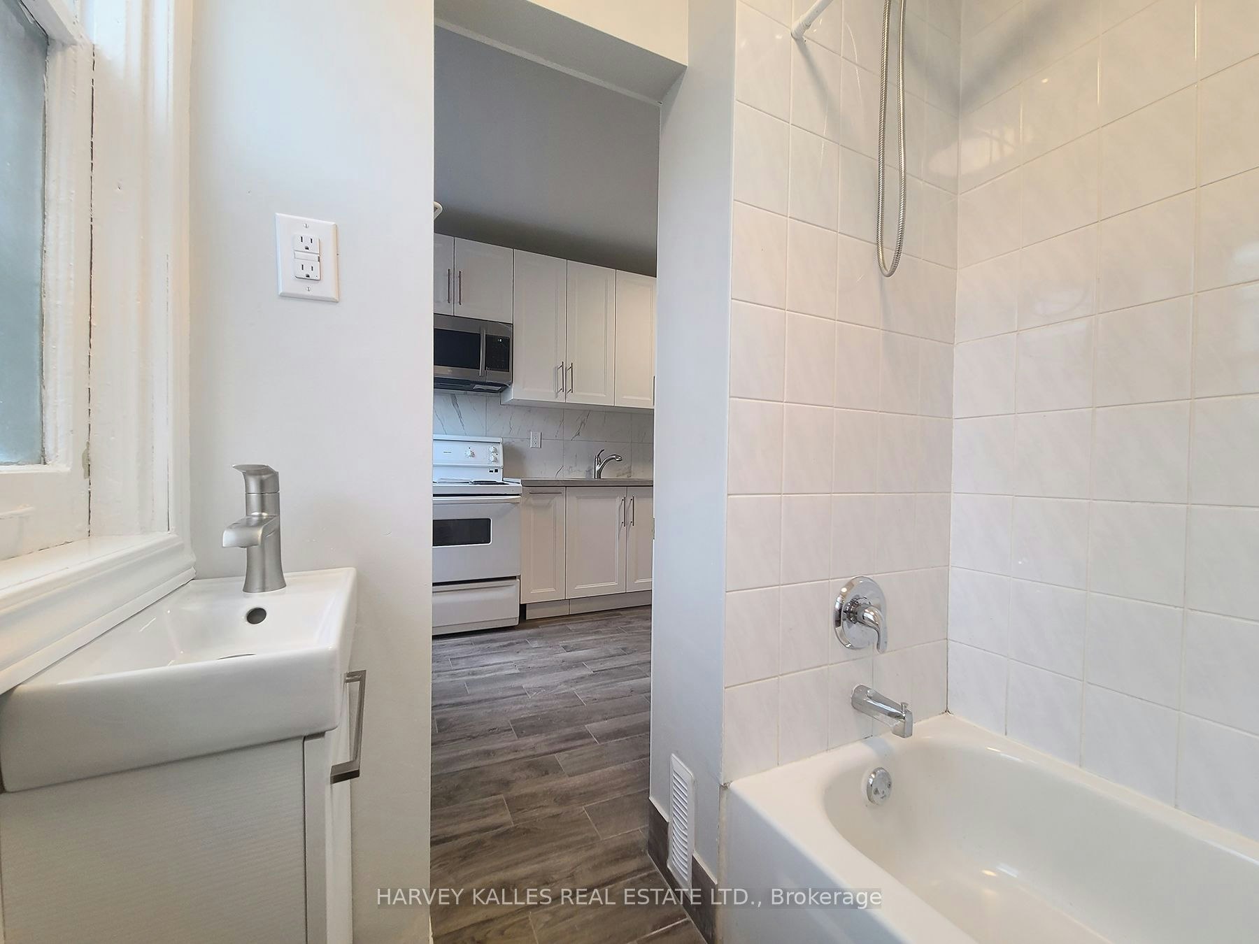 Main-1450 Dundas Street E, Toronto, ON, M4M 1S8 - 10