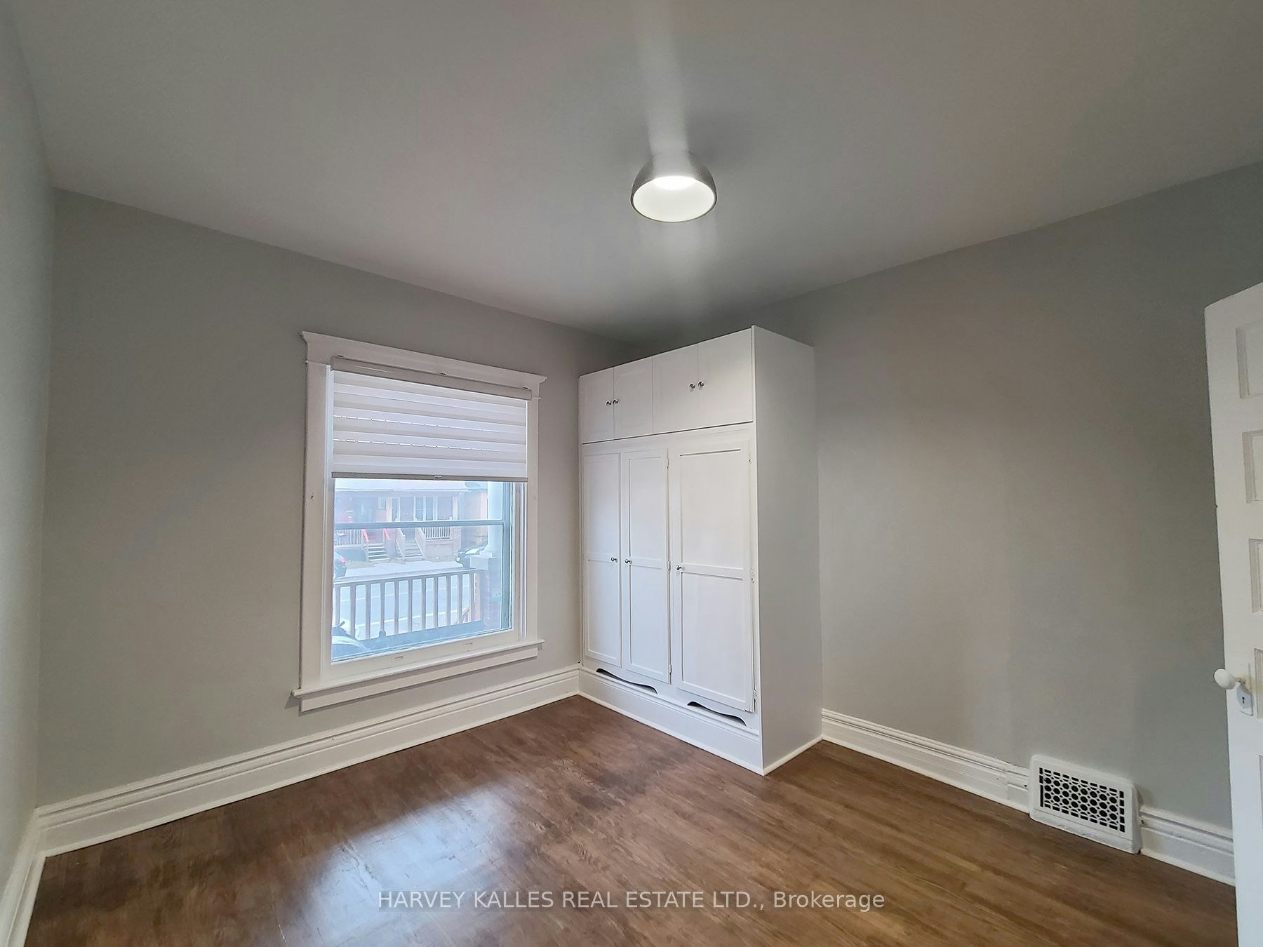Main-1450 Dundas Street E, Toronto, ON, M4M 1S8 - 14