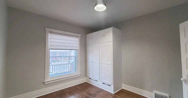Main-1450 Dundas Street E, Toronto, ON, M4M 1S8 - 14
