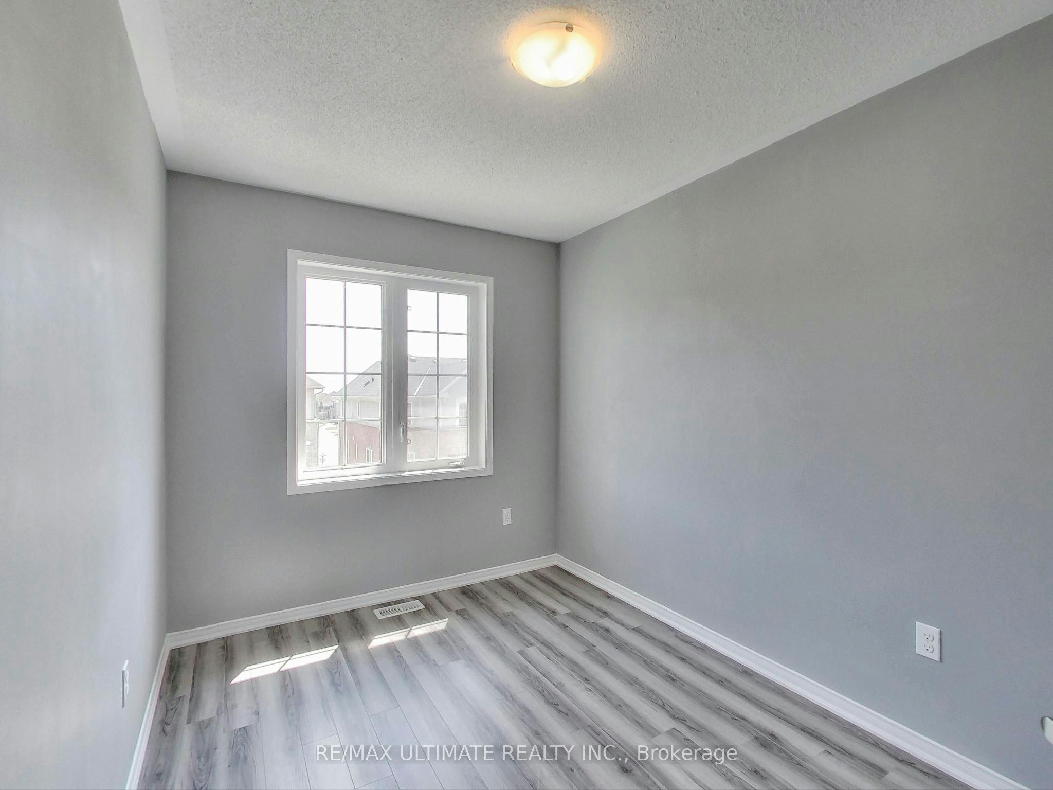 487 Rossland Road E, Ajax, ON, L1Z 0K8 - 28