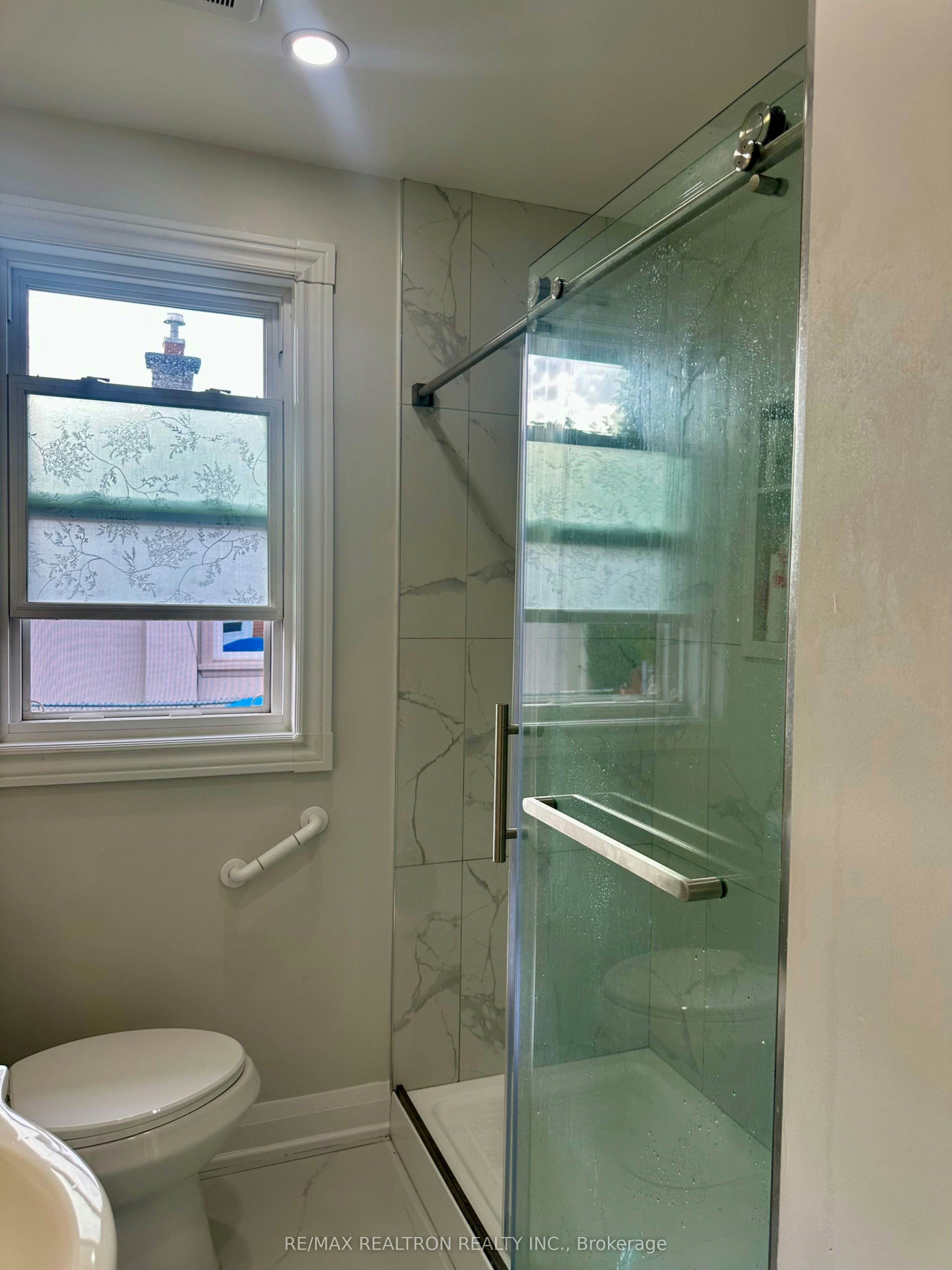215 Poplar Road, Toronto, ON, M1E 1Z9 - 8