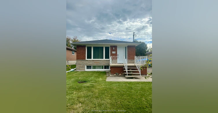 215 Poplar Road, Toronto, ON, M1E 1Z9 - 2