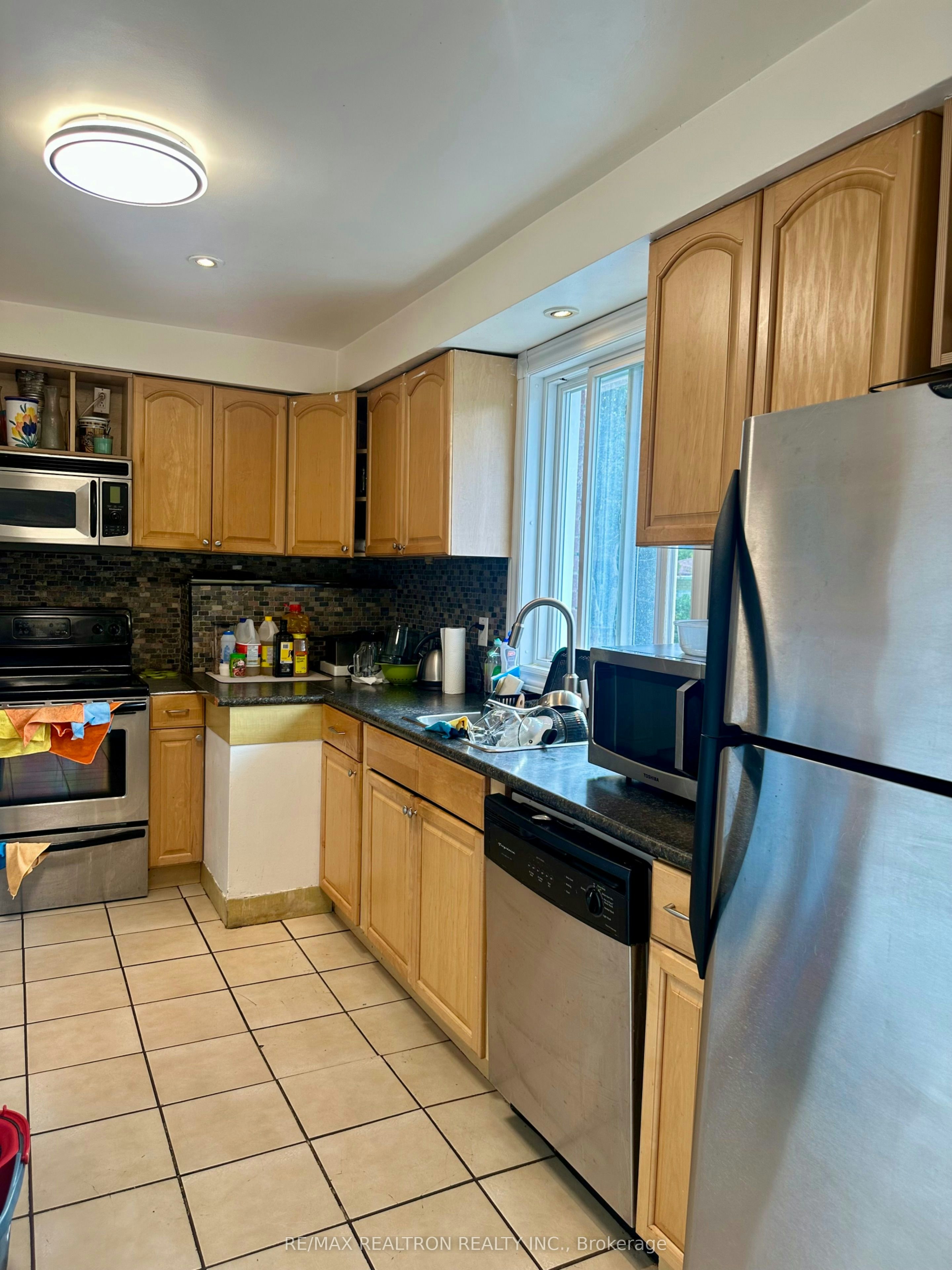 215 Poplar Road, Toronto, ON, M1E 1Z9 - 10