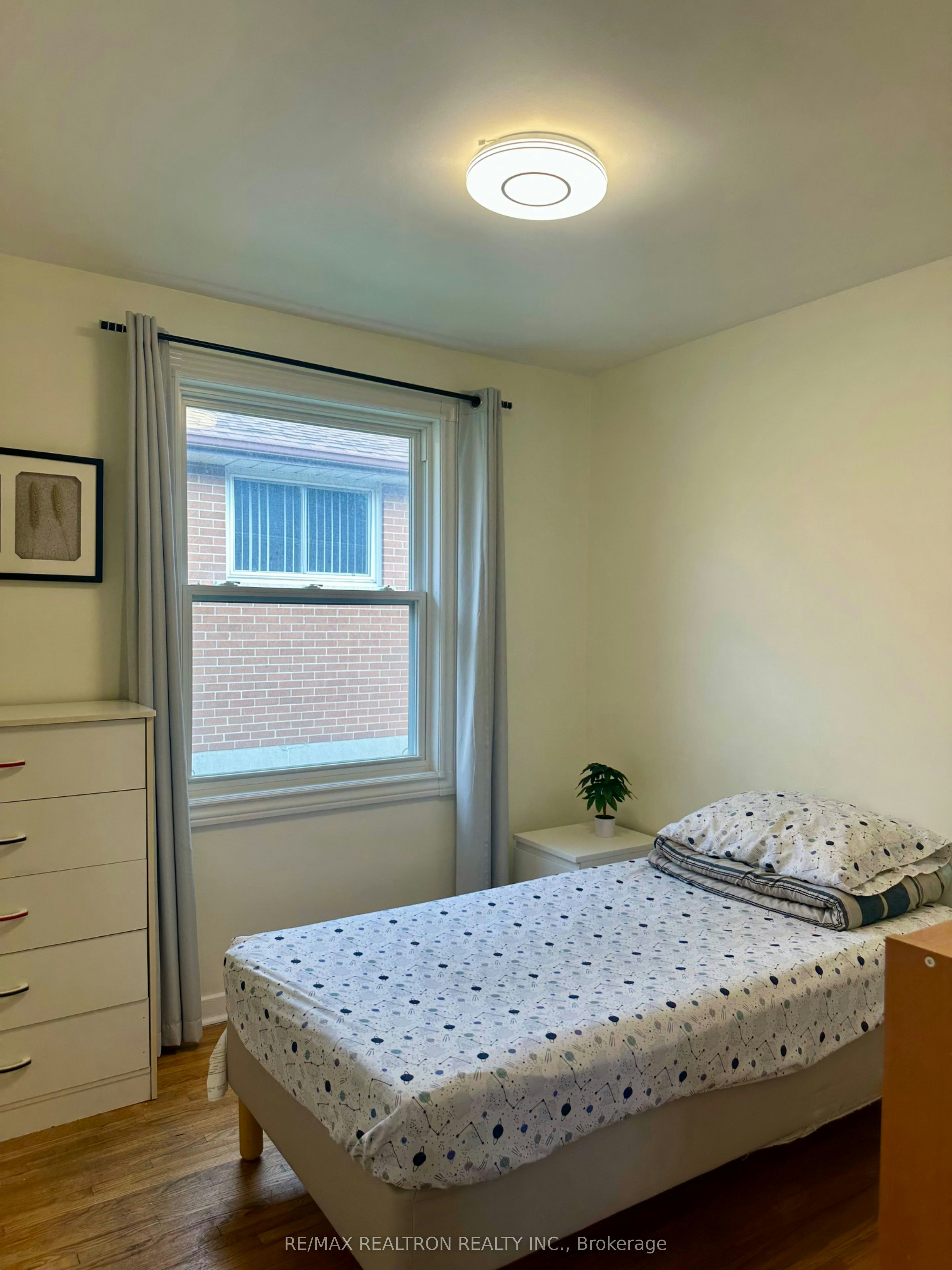 215 Poplar Road, Toronto, ON, M1E 1Z9 - 3
