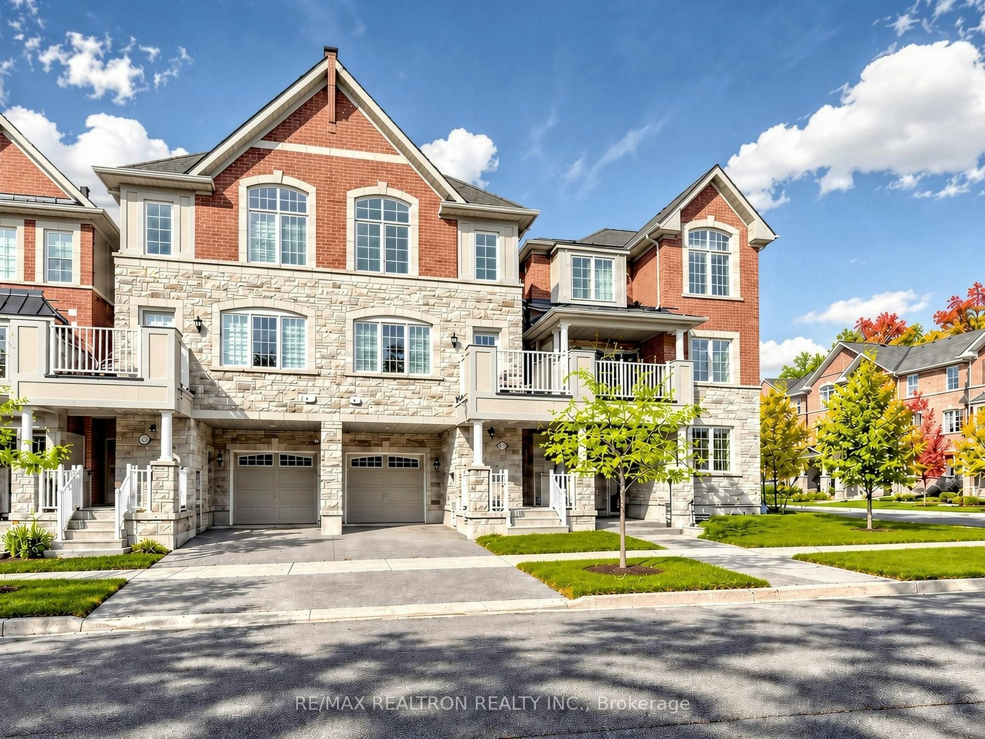 1072 Clipper Lane, Pickering, ON, L1X 0E8