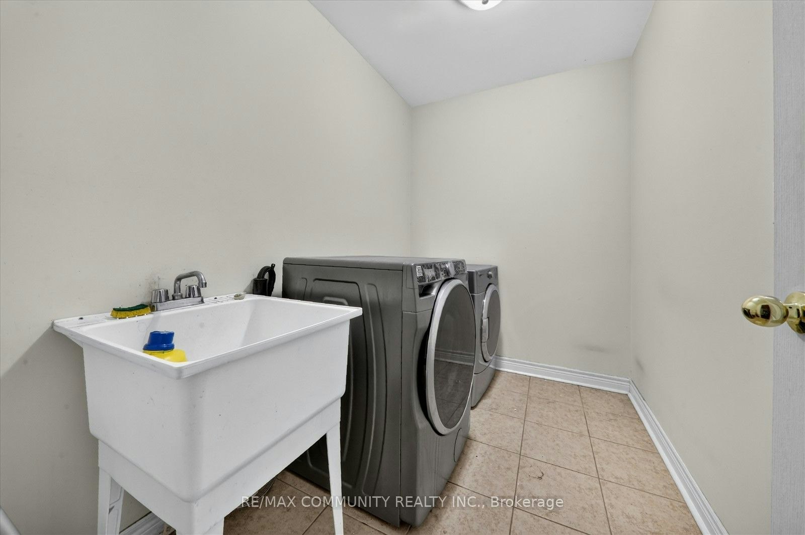 Main-1550 Bruny Avenue, Pickering, ON, L1X 0C5 - 23
