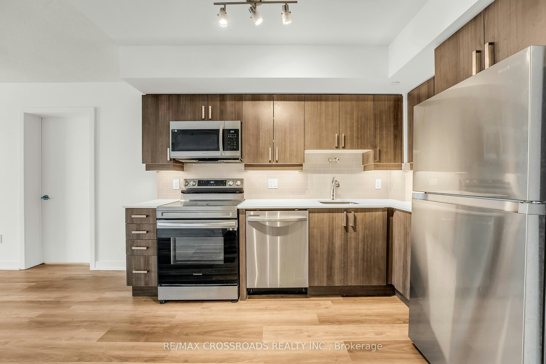 1411-1480 Bayly Street, Pickering, ON, L1W 3T8 - 11