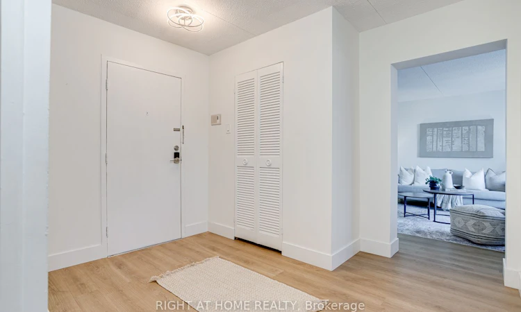 207-580 Mary Street E