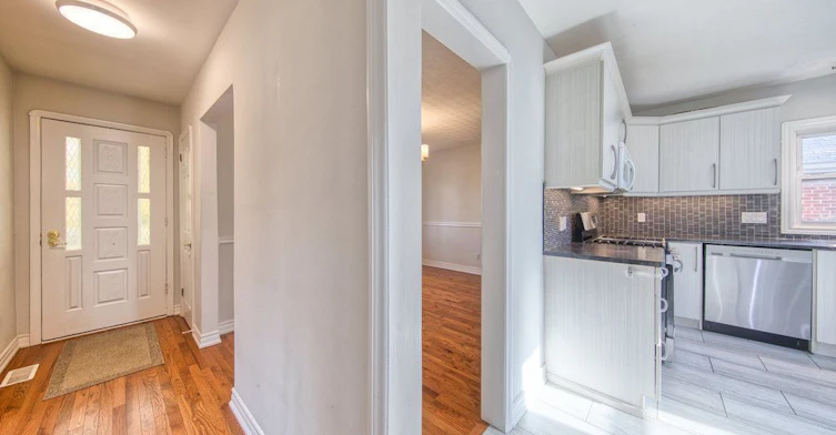 31 Glen Muir Drive, Toronto, ON, M1M 2C6 - 2