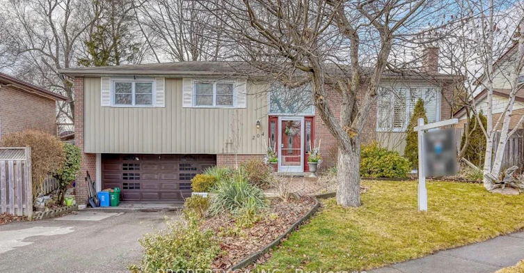 Upper-204 Mason Drive, Whitby, ON, L1N 2B1