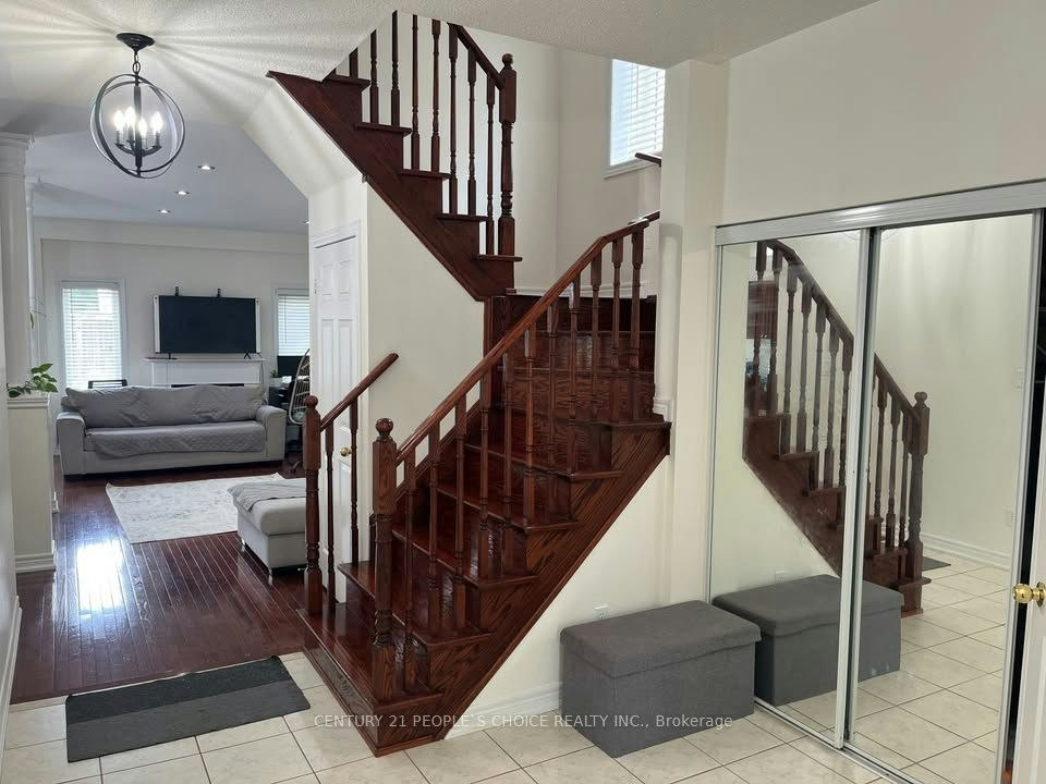 40 Cranborne Crescent, Whitby, ON, L1M 2M2 - 3