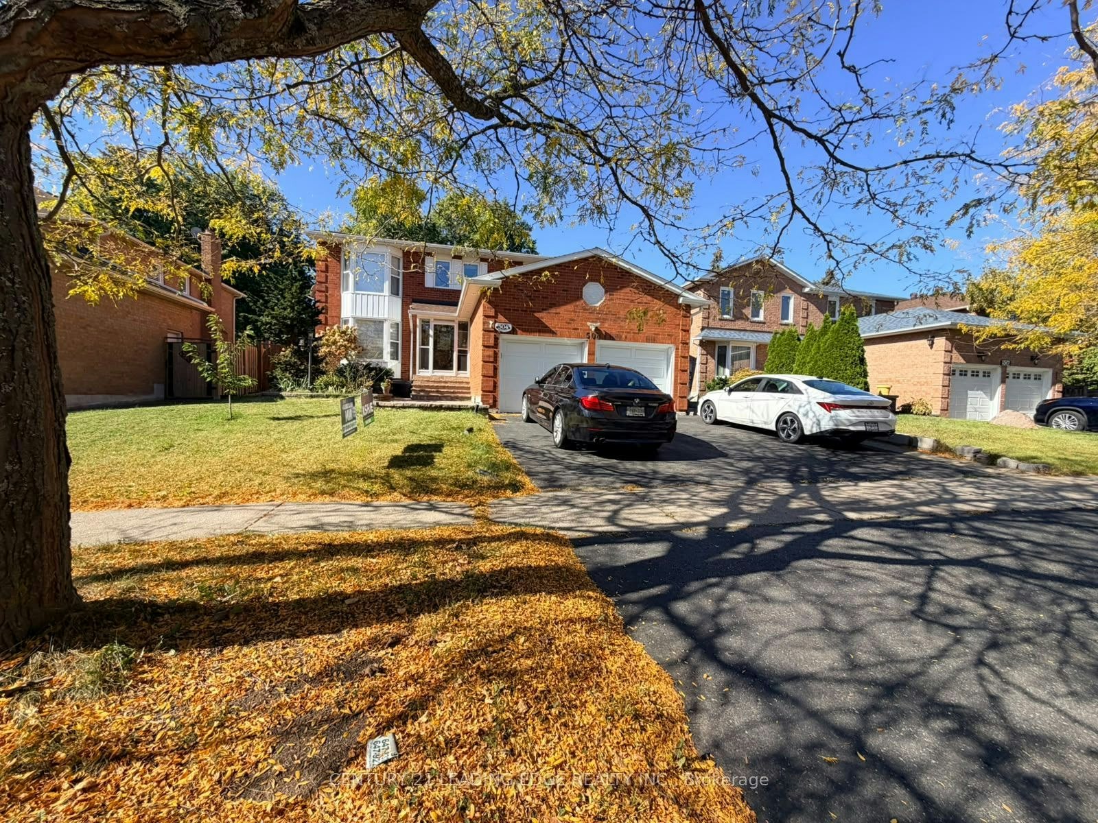 Lower-504 Lightfoot Place, Pickering, ON, L1V 5Z5