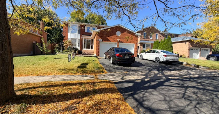 Lower-504 Lightfoot Place, Pickering, ON, L1V 5Z5