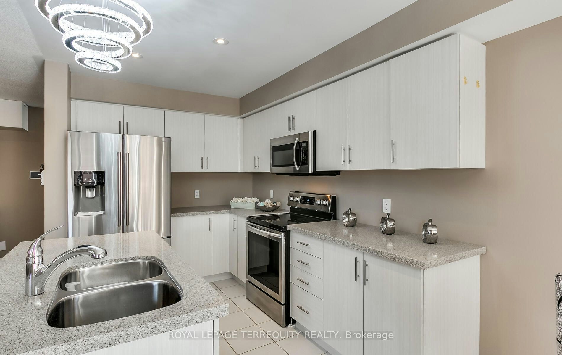 95 Nearco Gate, Oshawa, ON, L1L 0J2 - 8