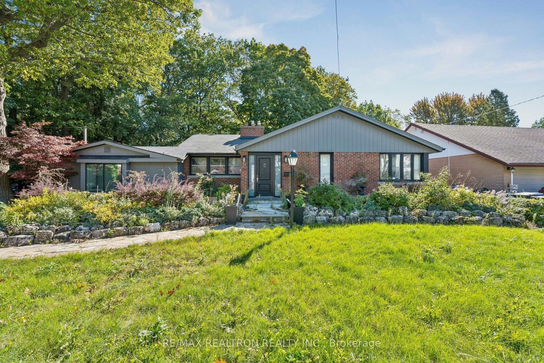 99 Midland Avenue, Toronto, ON, M1N 3Z8