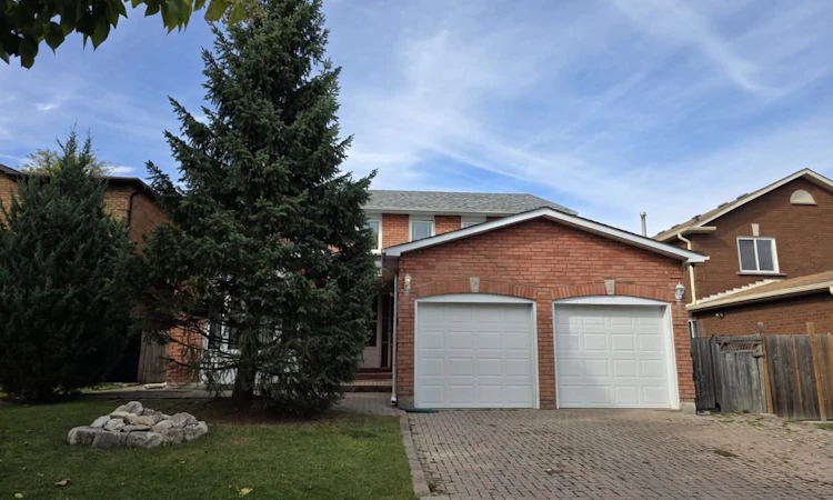 1627 Rayleen Crescent