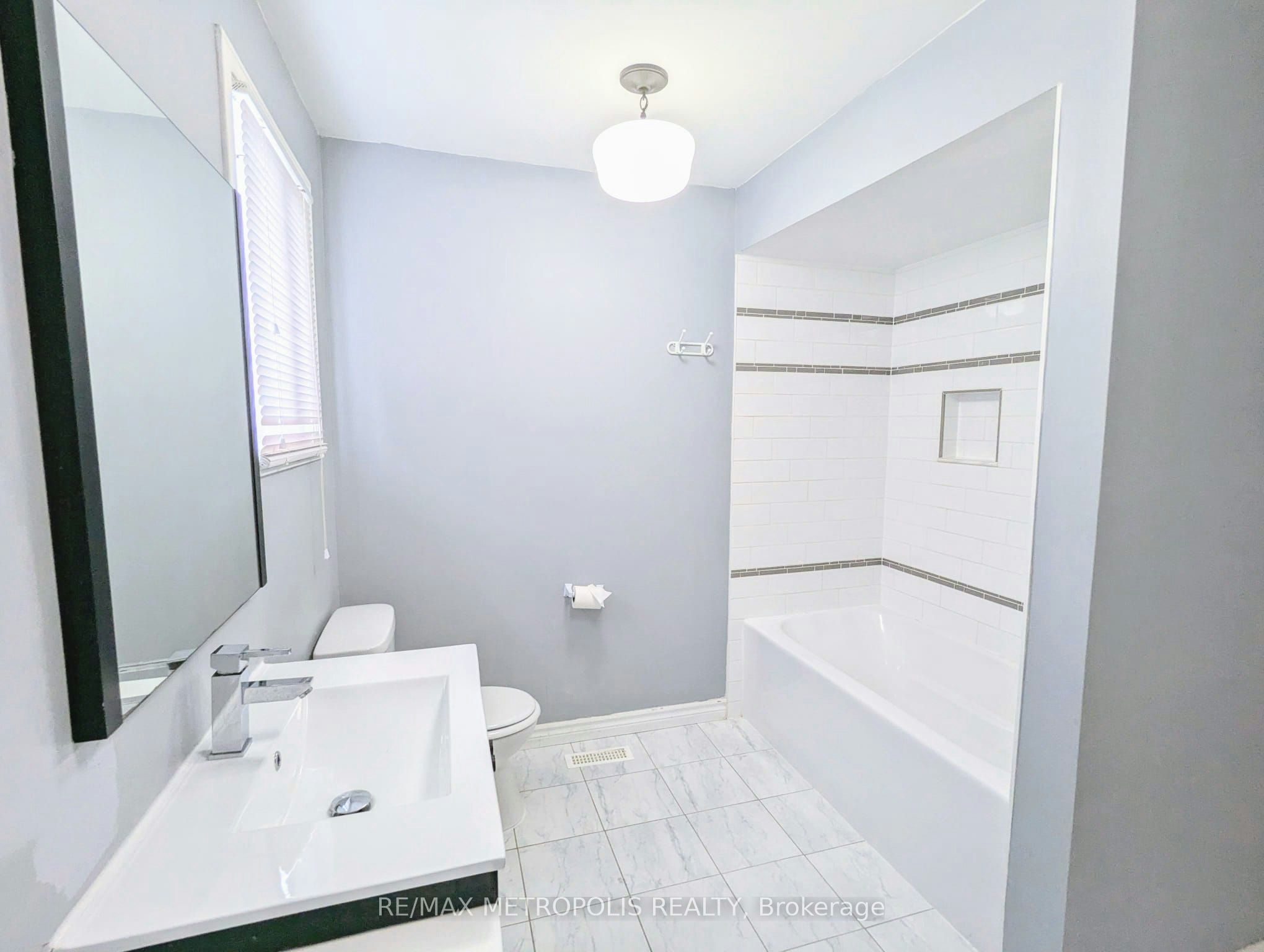 Main-85 Barnes Drive, Ajax, ON, L1S 5E7 - 23
