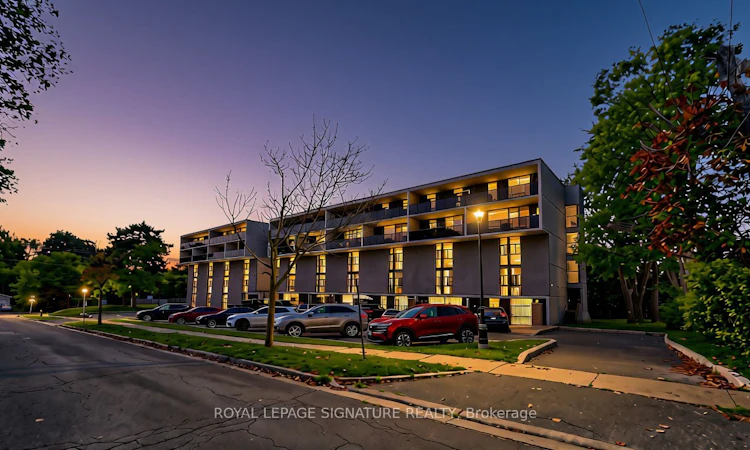 402-454 Centre Street S