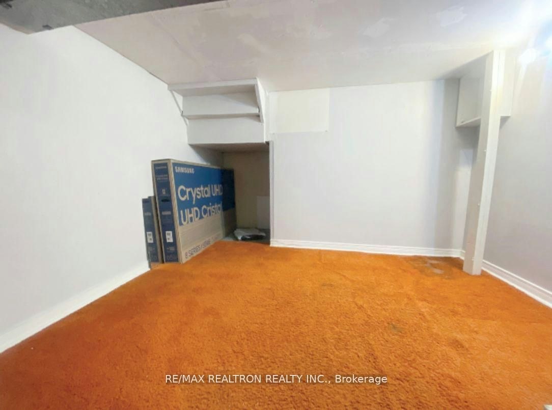 Lower-208 Roxanne Crescent, Toronto, ON, M1V 4G3 - 7