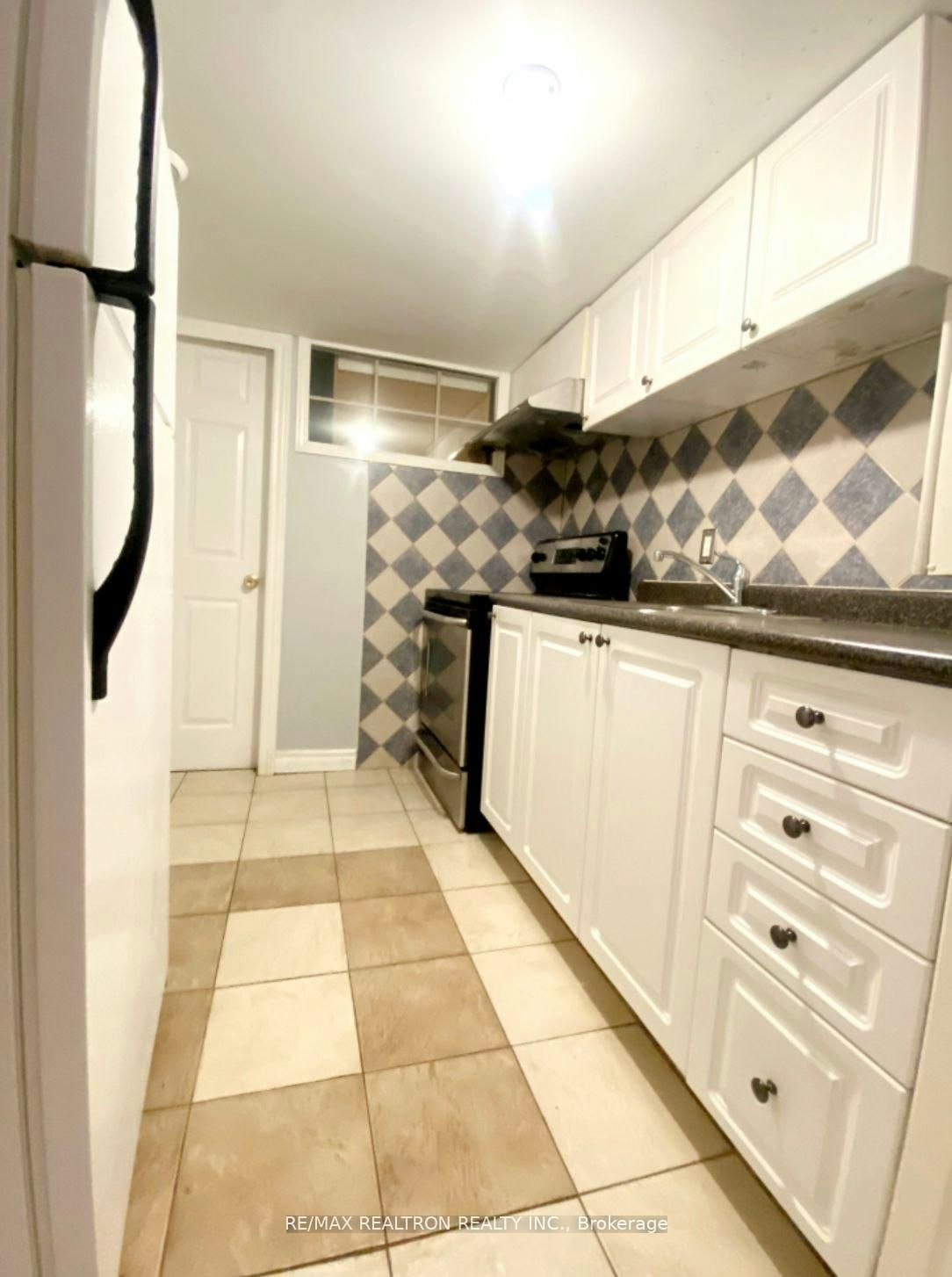 Lower-208 Roxanne Crescent, Toronto, ON, M1V 4G3 - 4
