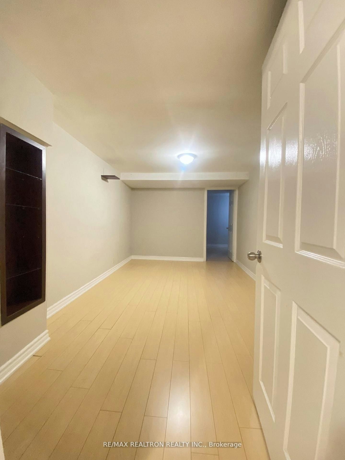 Lower-208 Roxanne Crescent, Toronto, ON, M1V 4G3 - 3