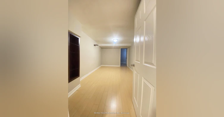 Lower-208 Roxanne Crescent, Toronto, ON, M1V 4G3 - 3