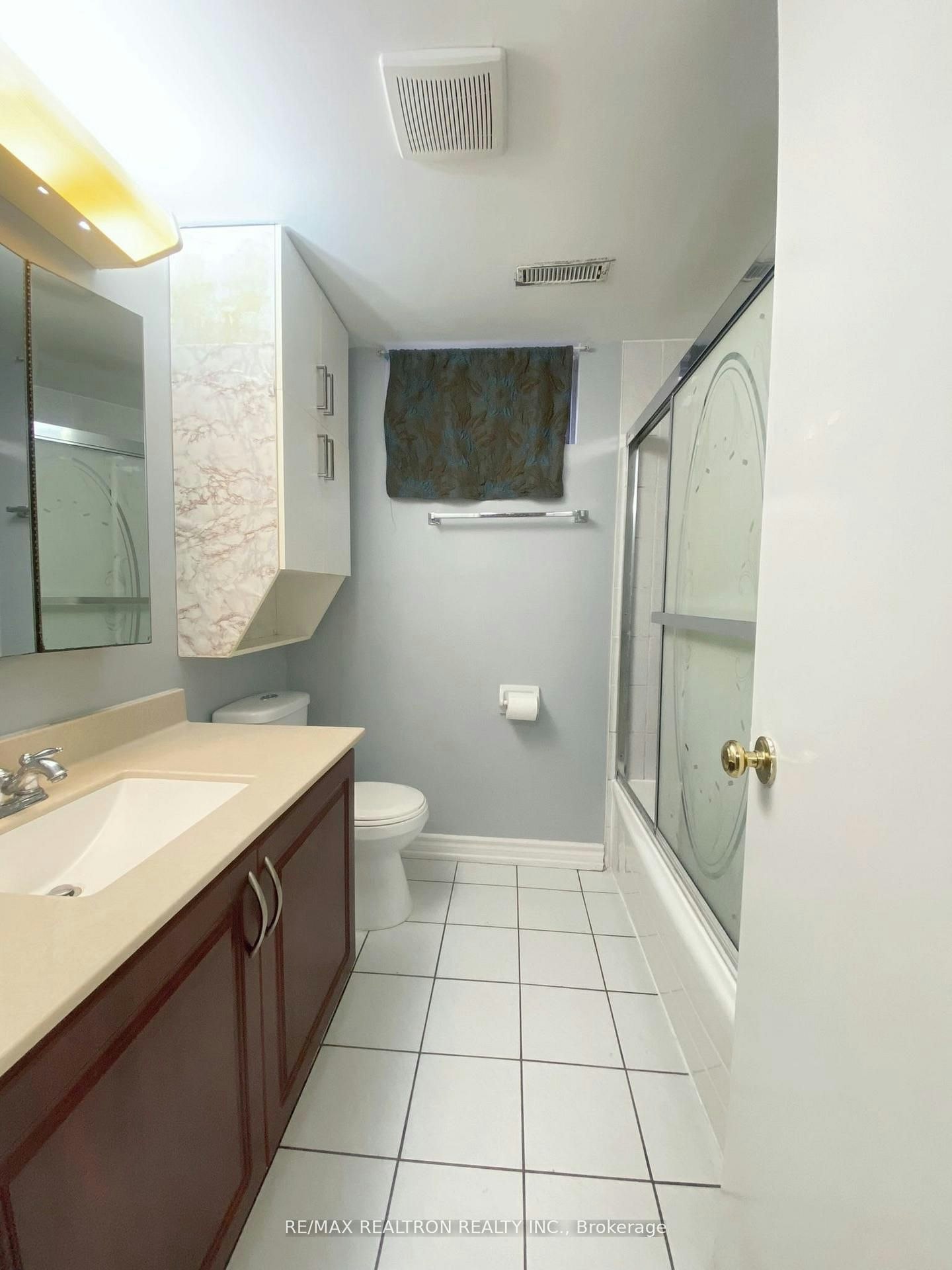 Lower-208 Roxanne Crescent, Toronto, ON, M1V 4G3 - 6