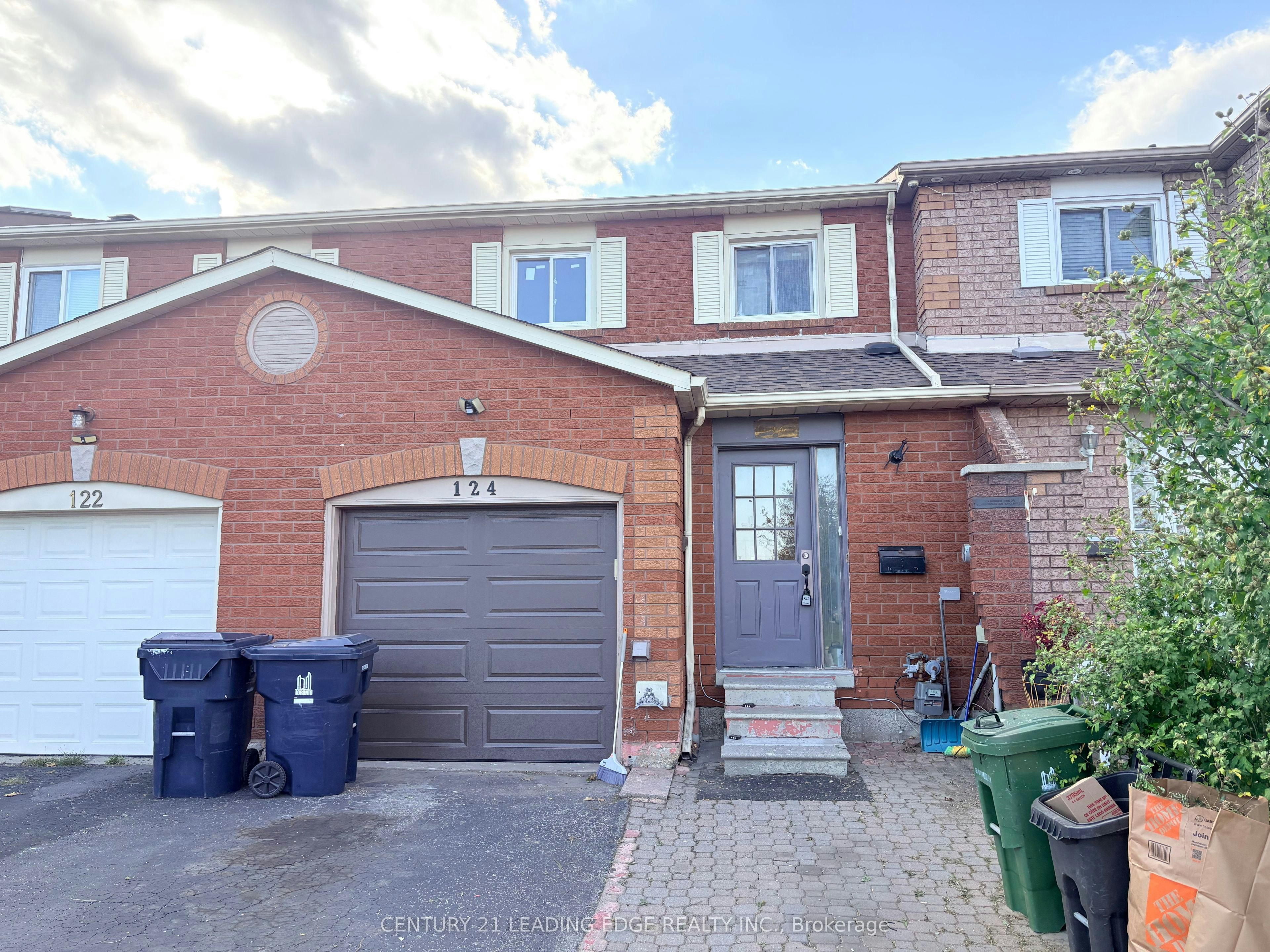 124 Robbinstone Drive, Toronto, ON, M1B 2E7