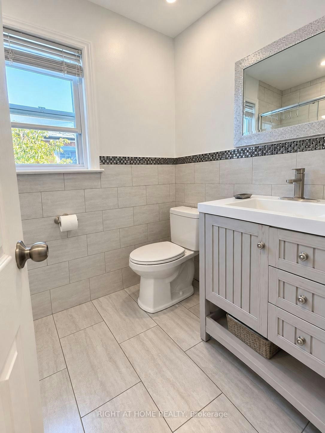 85 Ranstone Gardens, Toronto, ON, M1K 2T9 - 3