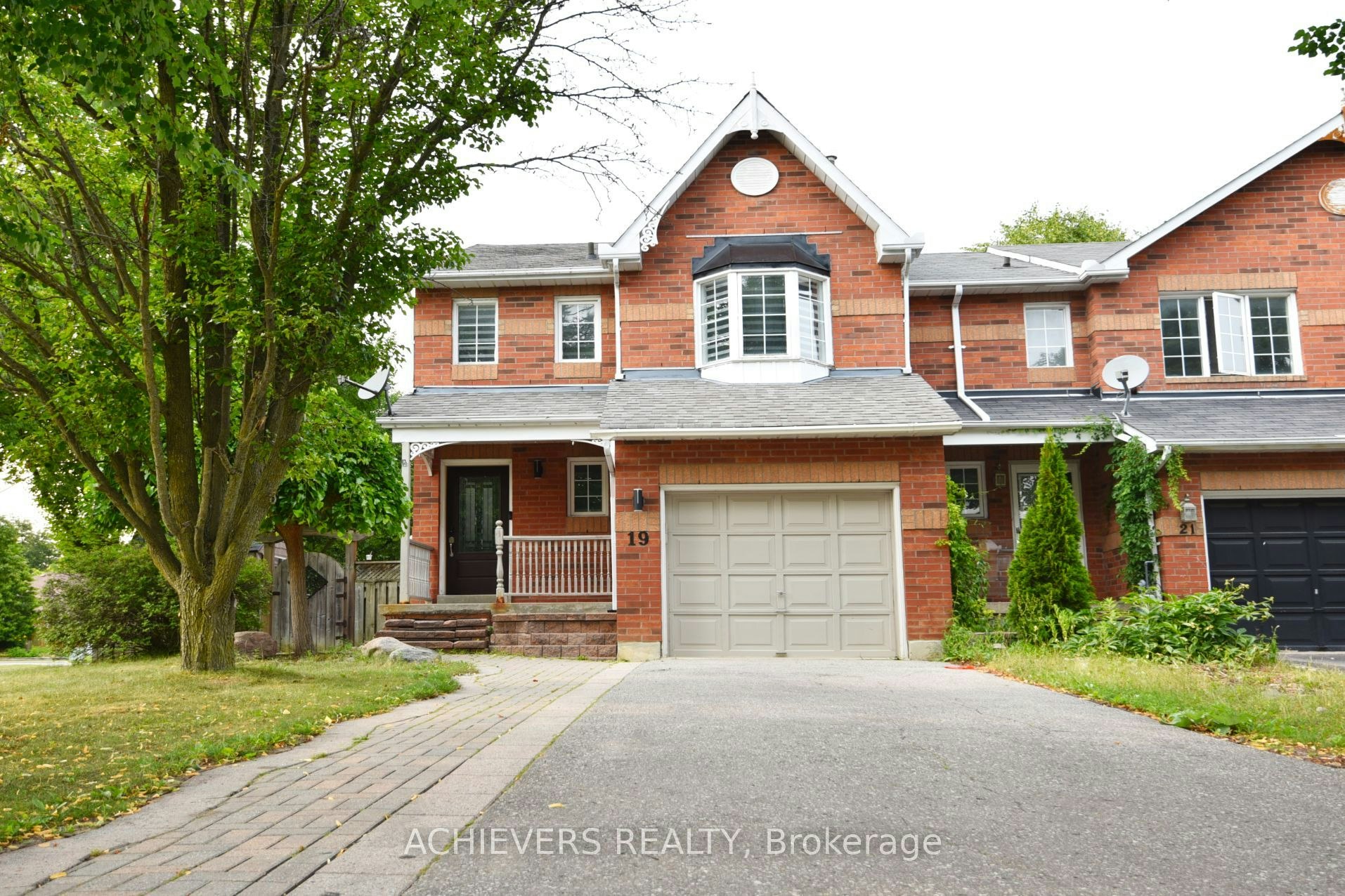 19 Mccullock Crescent, Ajax, ON, L1T 3X1