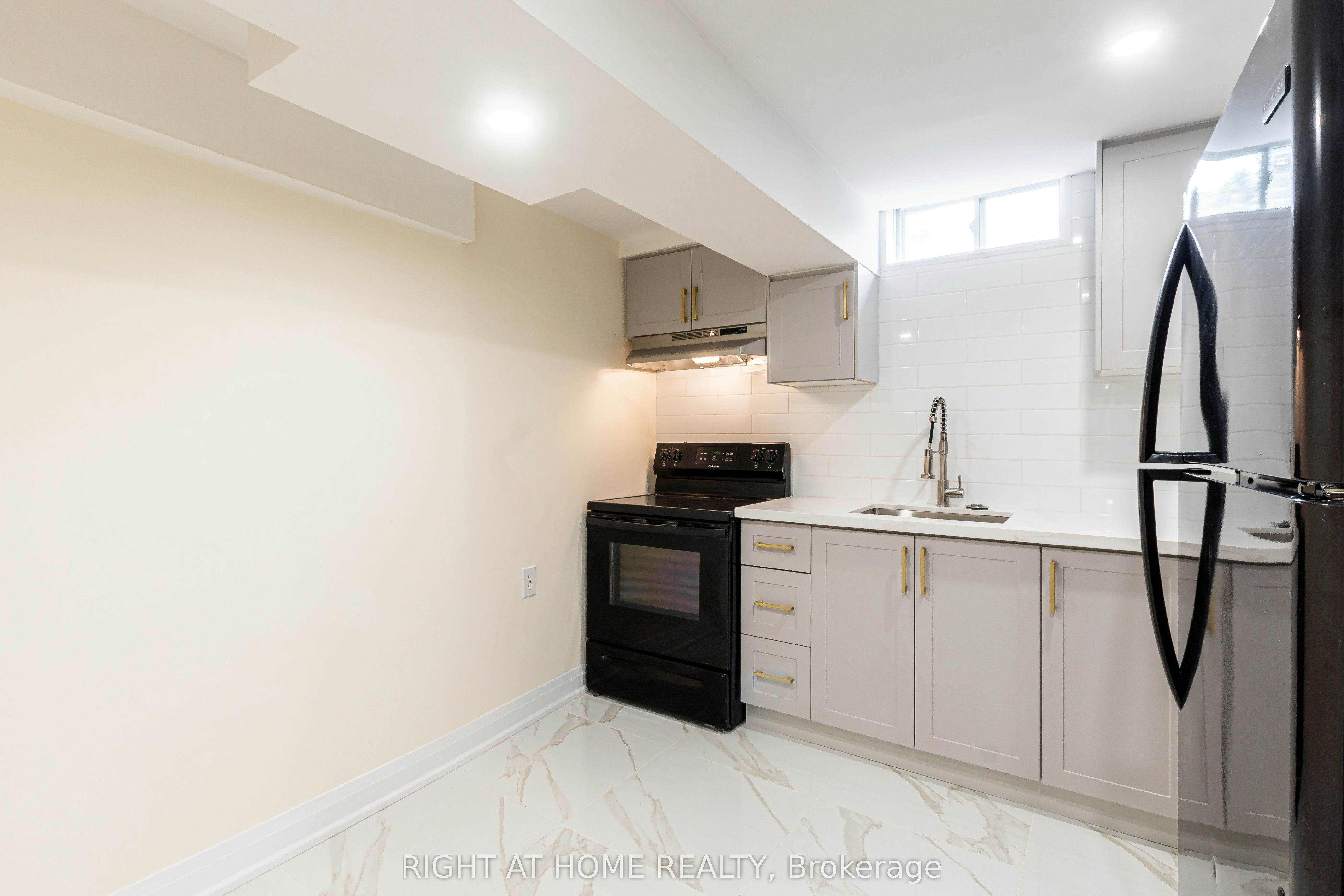 Basement-43 Greenbush Place, Whitby, ON, L1R 1T6 - 14