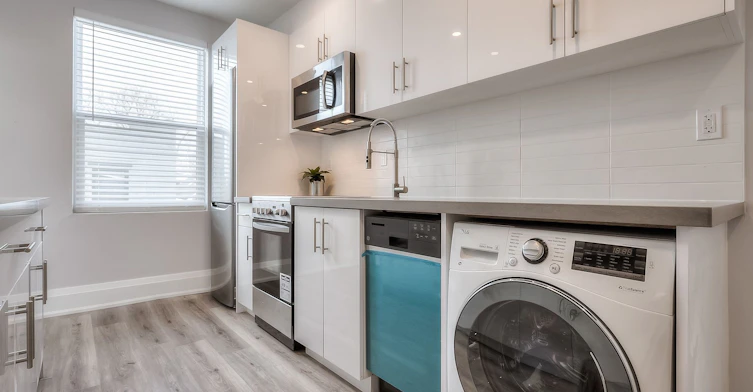 3-1492 Dundas Street E, Toronto, ON, M4M 1S9 - 3