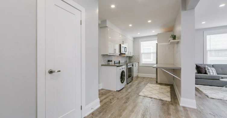 1-1492 Dundas Street E, Toronto, ON, M4M 1S9 - 12