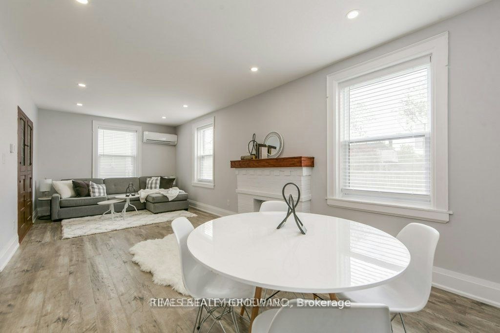 1-1492 Dundas Street E, Toronto, ON, M4M 1S9