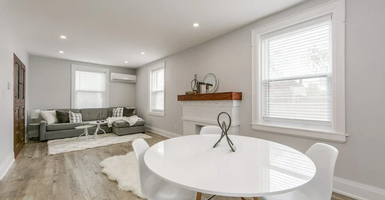 1-1492 Dundas Street E, Toronto, ON, M4M 1S9