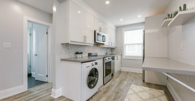 1-1492 Dundas Street E, Toronto, ON, M4M 1S9 - 5