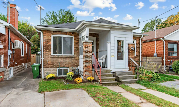 41 Gowan Avenue