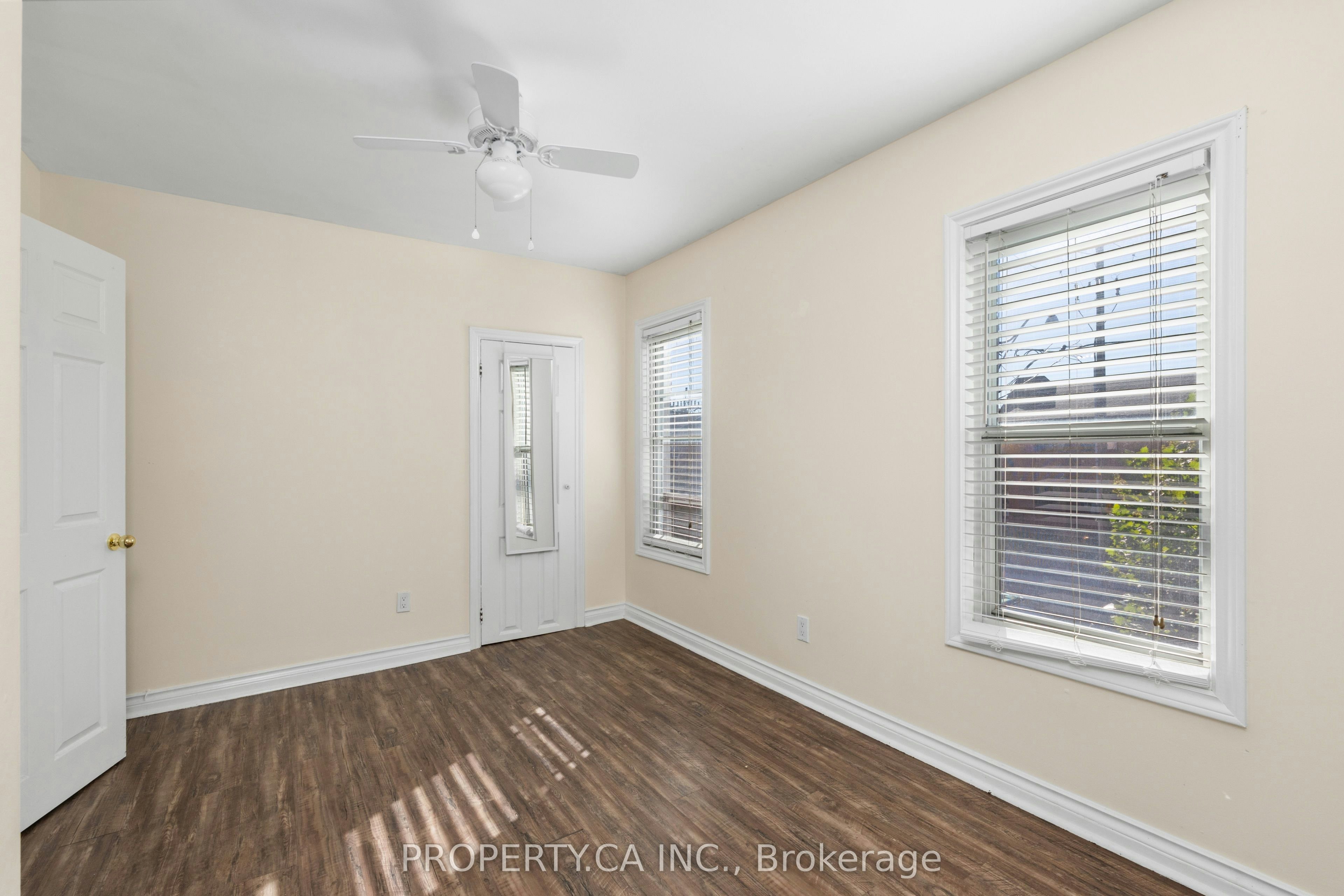 112 Stephenson Avenue, Toronto, ON, M4C 1G4 - 18
