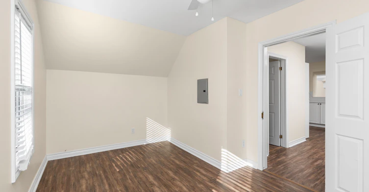 112 Stephenson Avenue, Toronto, ON, M4C 1G4 - 17