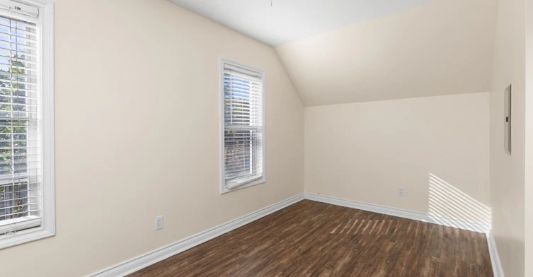 112 Stephenson Avenue, Toronto, ON, M4C 1G4 - 16