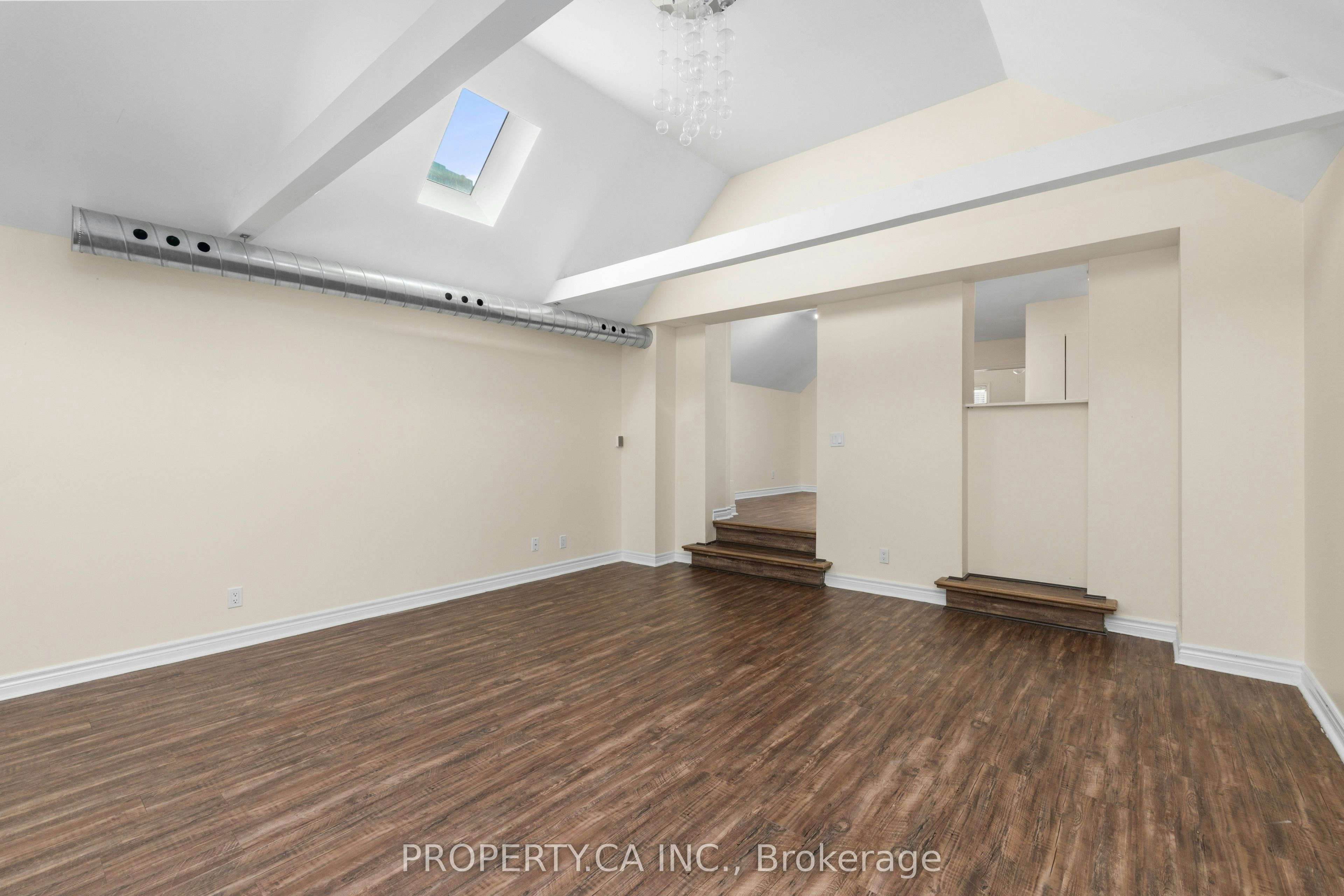 112 Stephenson Avenue, Toronto, ON, M4C 1G4 - 12
