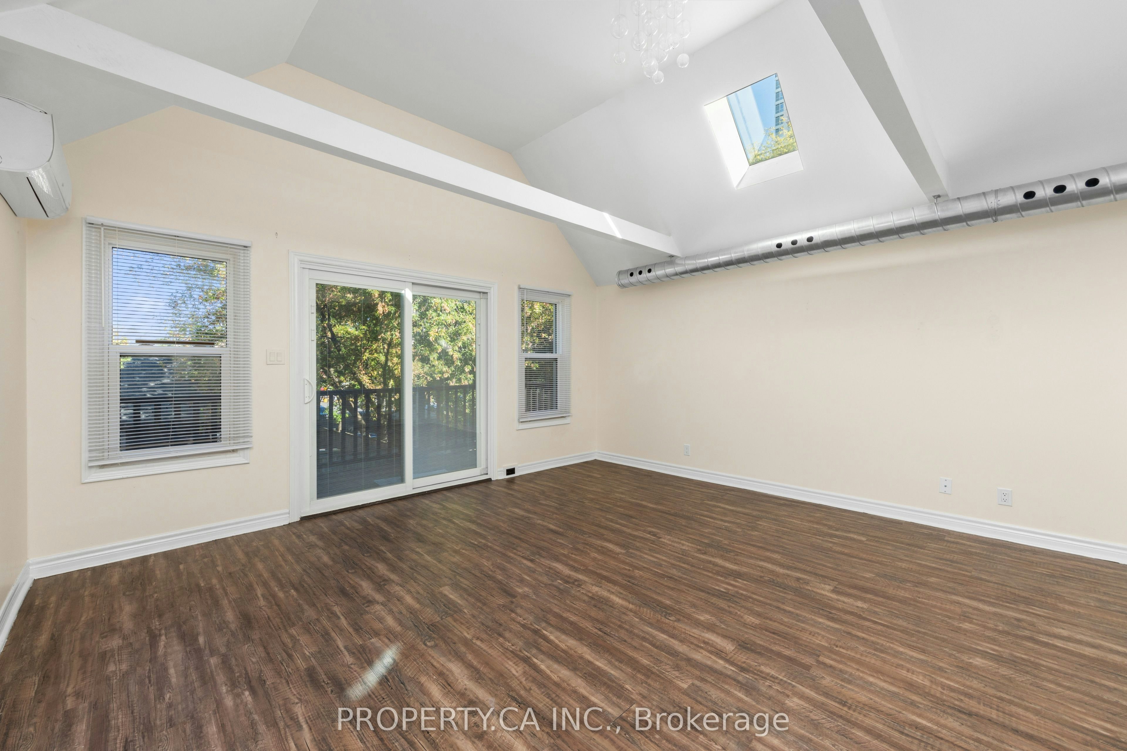 112 Stephenson Avenue, Toronto, ON, M4C 1G4 - 11