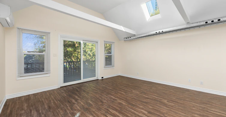 112 Stephenson Avenue, Toronto, ON, M4C 1G4 - 11