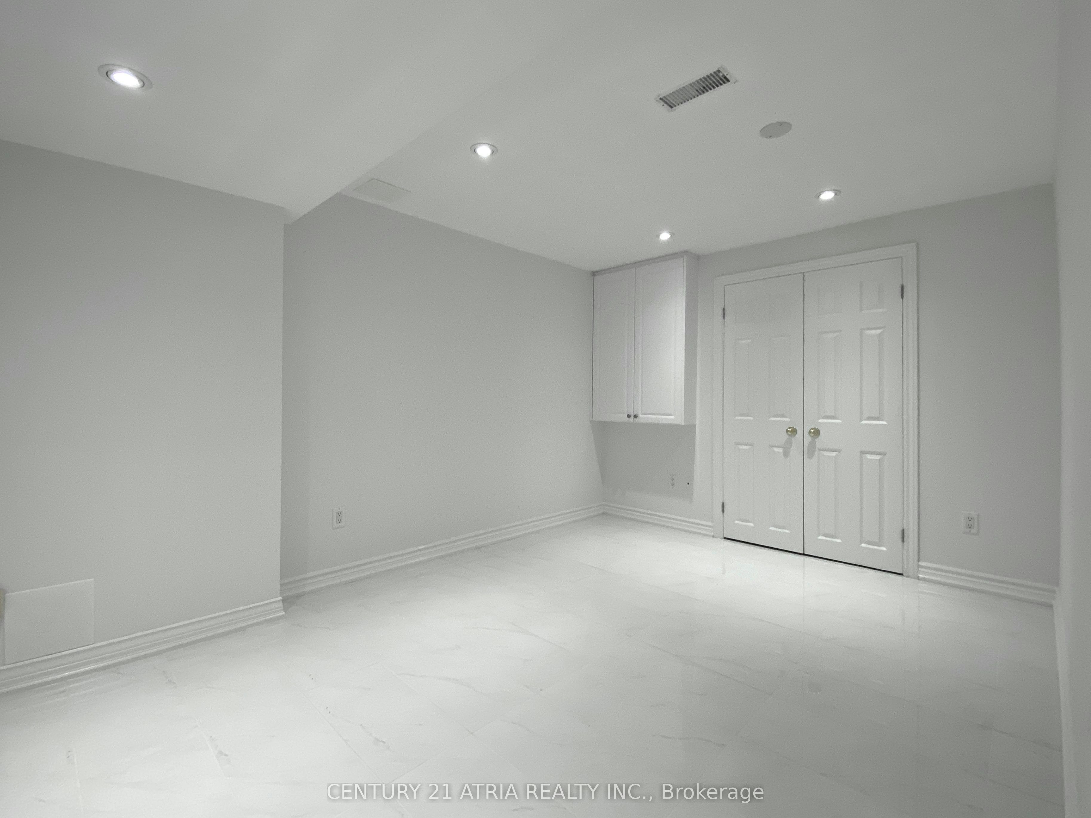 Lower-40 Alanbull Square, Toronto, ON, M1V 4M1 - 7