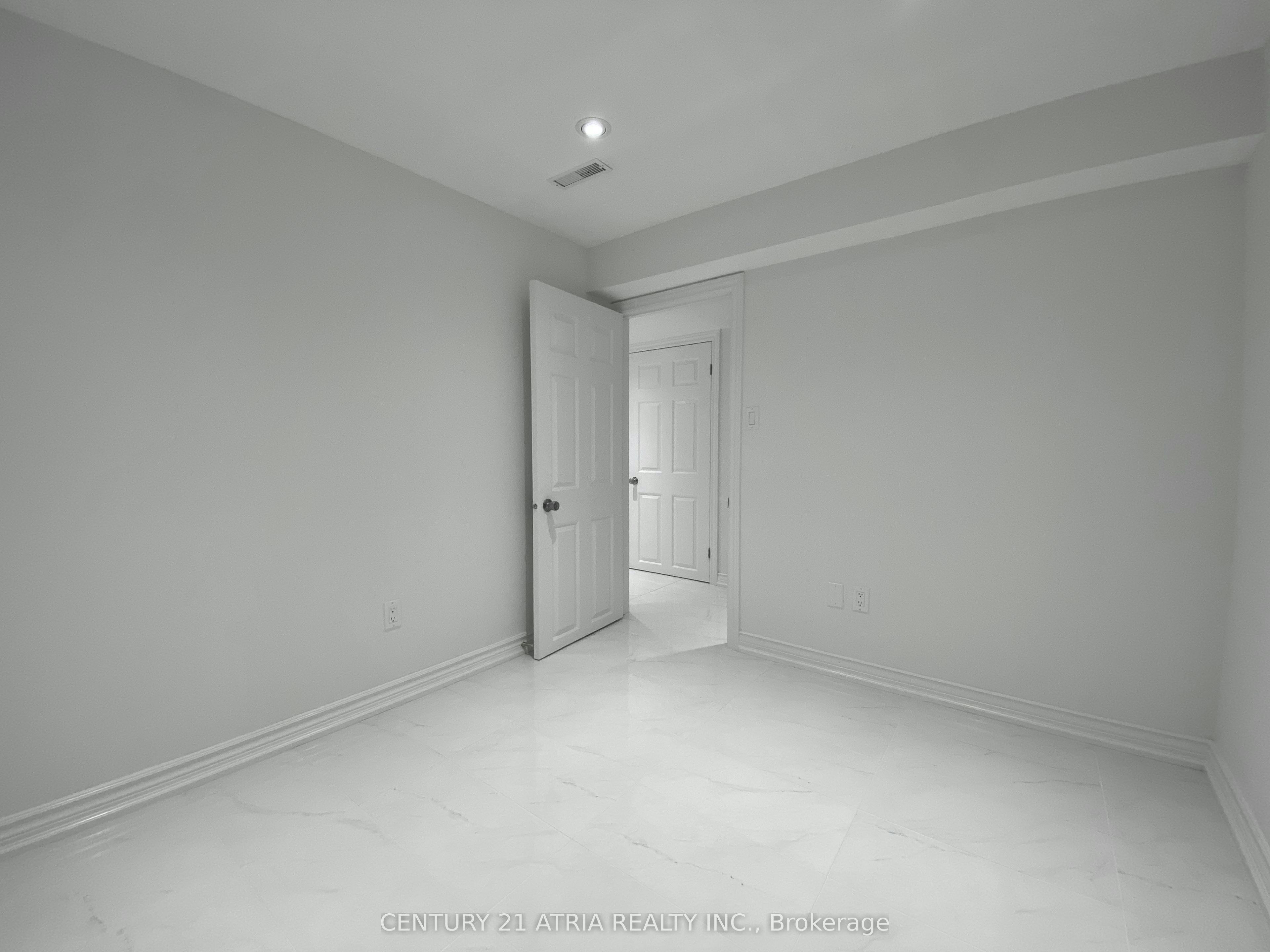 Lower-40 Alanbull Square, Toronto, ON, M1V 4M1 - 5