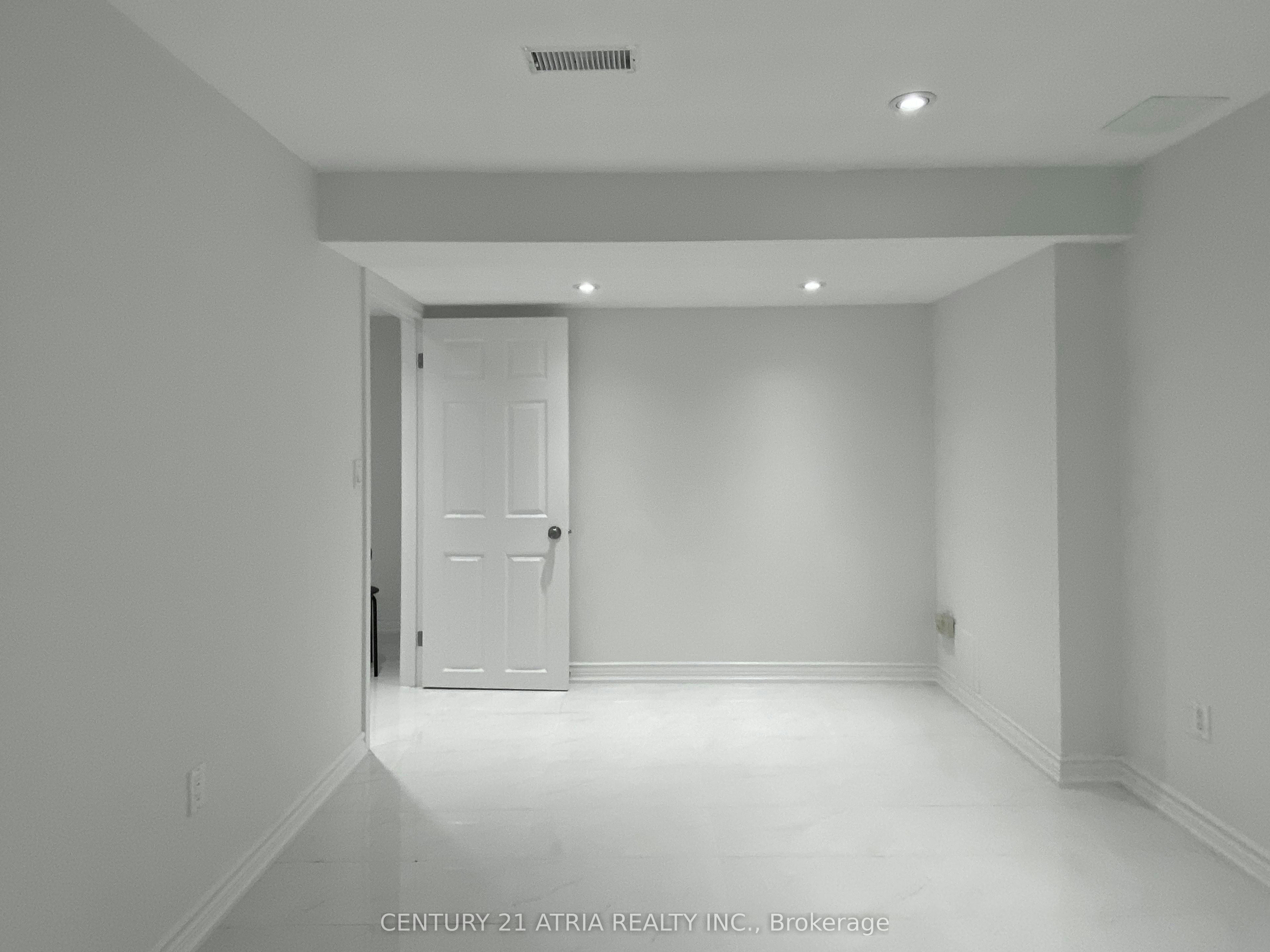 Lower-40 Alanbull Square, Toronto, ON, M1V 4M1 - 8