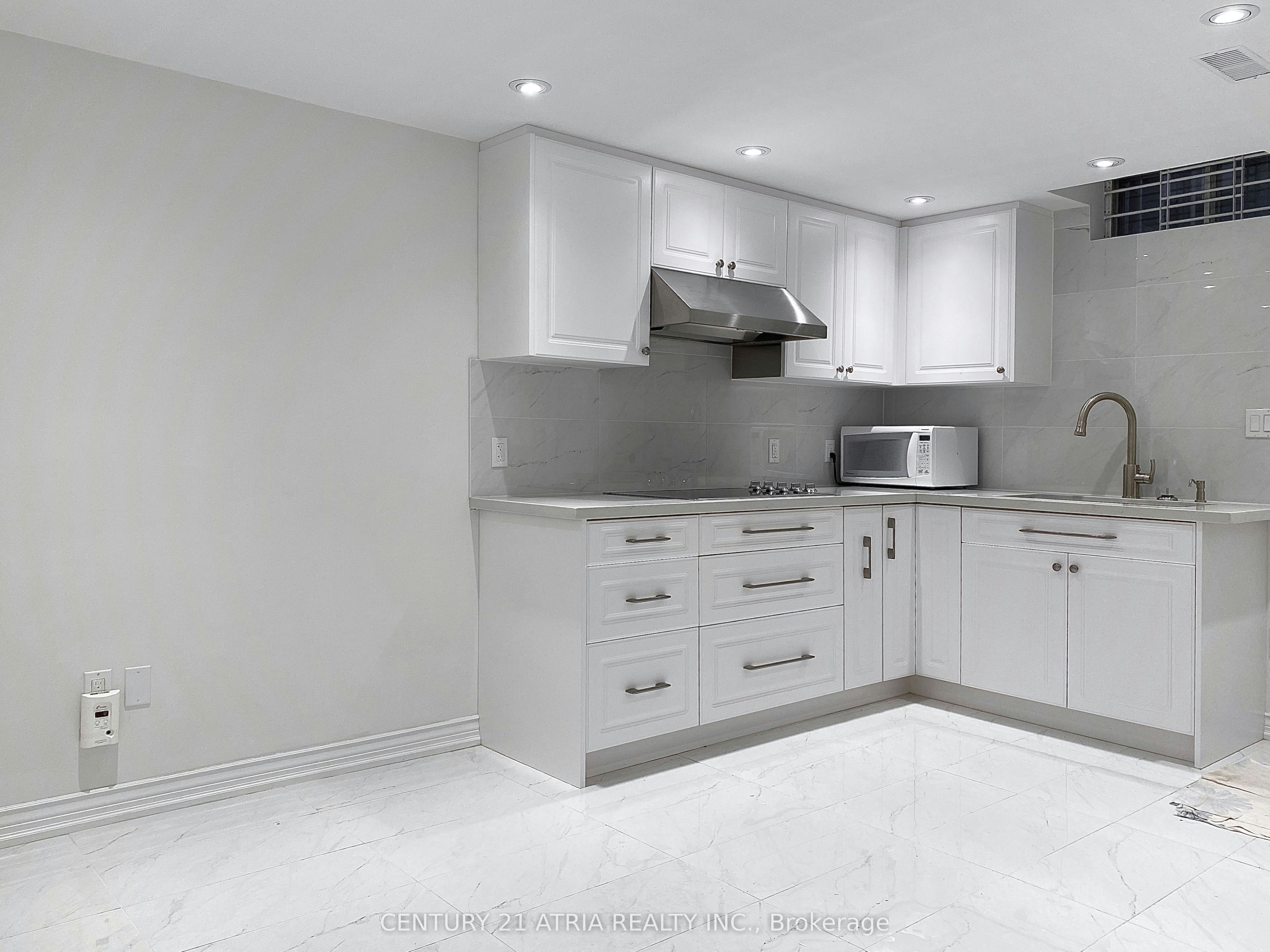 Lower-40 Alanbull Square, Toronto, ON, M1V 4M1