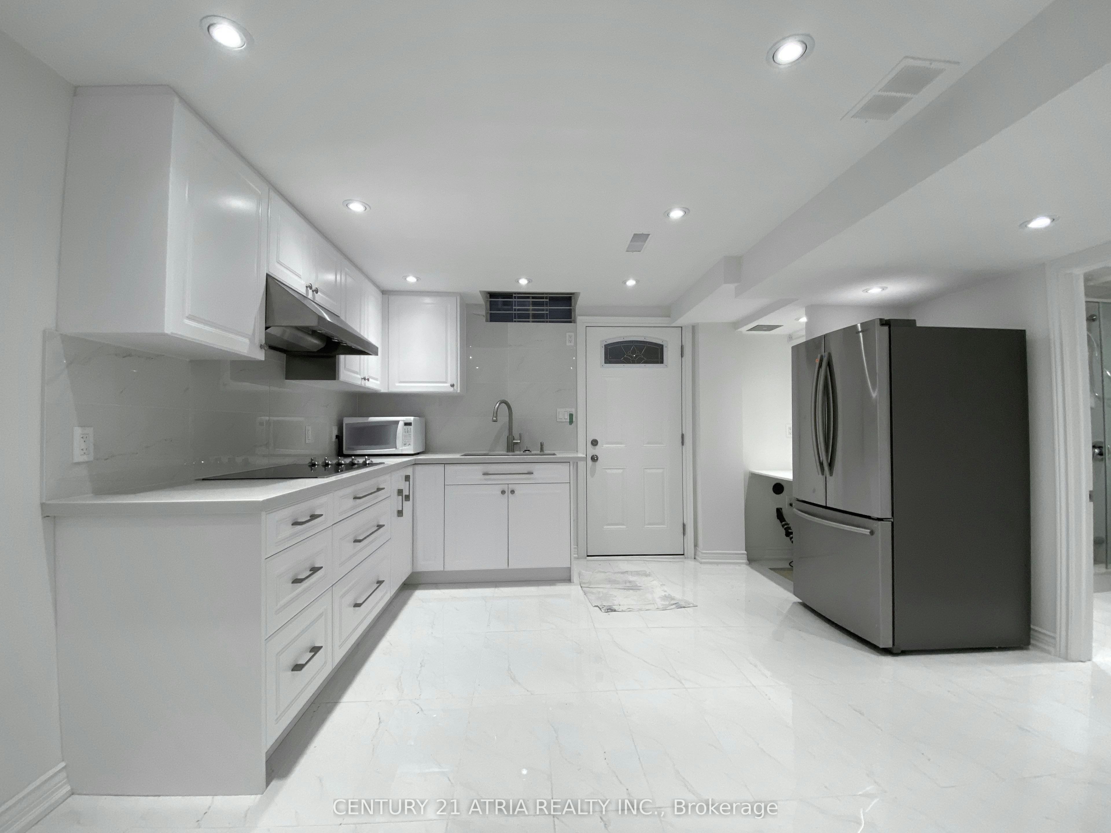 Lower-40 Alanbull Square, Toronto, ON, M1V 4M1 - 3